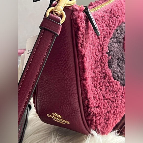 CE557 - Coach Teri Shoulder Bag with Coach Motif - Picture 4 of 14